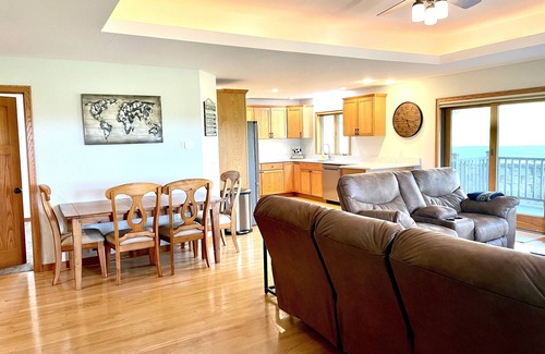 Hillsboro Condo | Inviting Hillsboro Condo with Family-Friendly Amenities
