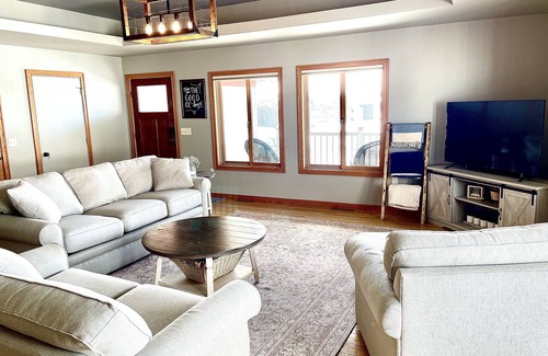 Hillsboro Condo | Family-Friendly Hillsboro Condo with Full Kitchen & 10/10 Rating