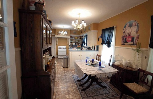 Springhill House | Historic 1940's Restored Home with Spa & Pet-Friendly Perks