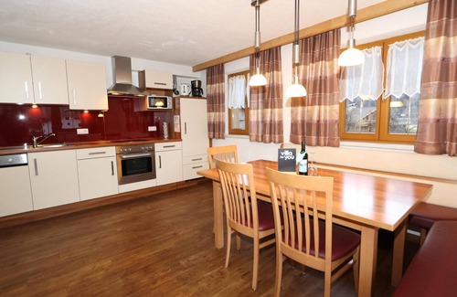 Zillertal Apartment | Inviting Holiday Apartment in Aschau Near Ski Areas