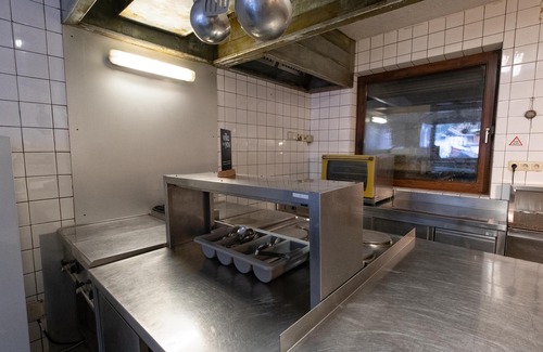 Huben House | Inviting Holiday Home with Sauna, Pool & Pet-Friendly Perks