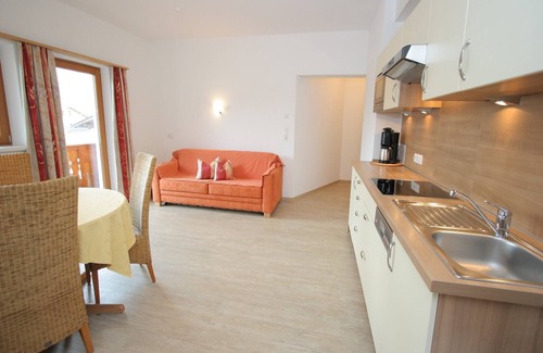 Uderns Apartment | Inviting Holiday Flat Near Ski Area with Family-Friendly Amenities