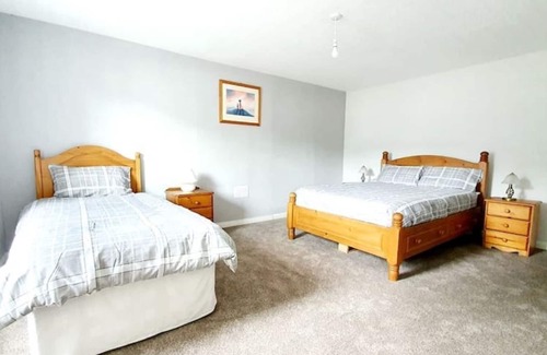 Cromarty Firth Apartment | Spacious Holiday Home Closeby River in Alness!