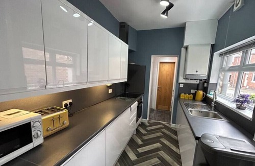 Newcastle-Under-Lyme House | Spacious homely 3 bed property