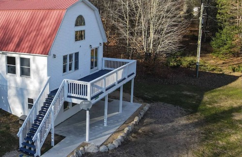 Alanson House | Forest Retreat: Family-Friendly Home Near Nubs Nob