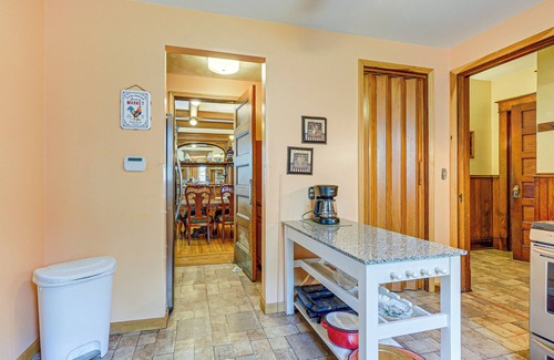 Salamanca Cottage | Spacious Home 2 Mi to Seneca Allegany Casino!