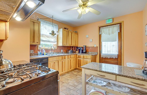 Salamanca Cottage | Spacious Home 2 Mi to Seneca Allegany Casino!