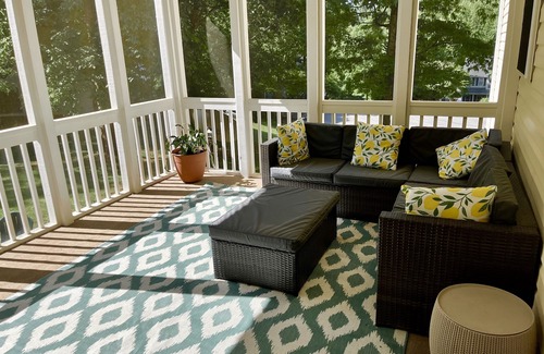 Lynchburg House | Inviting Retreat at the Base of Blue Ridge Mountains