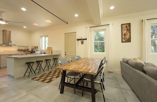 Green Turtle Cay House | Discover Beehive: Oceanfront Retreat Steps to Cocoa Bay