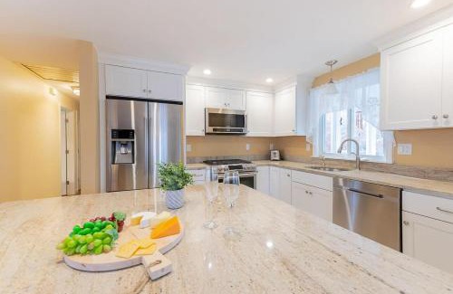 Brewster House | Beachside Retreat: Pet-Friendly Home for Memorable Stays