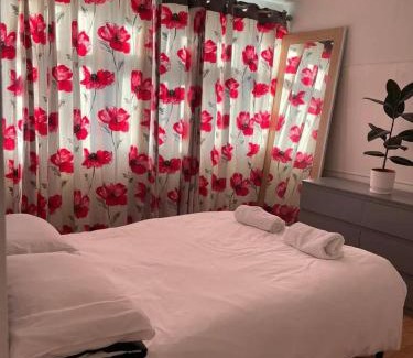 Waltham Cross Apartment | Spacious Home by Lee Valley Rafting Waltham Cross