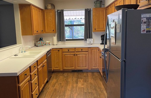 Ponca City House | Guest Rated 10/10 Home Near Marland Mansion & Pioneer Woman