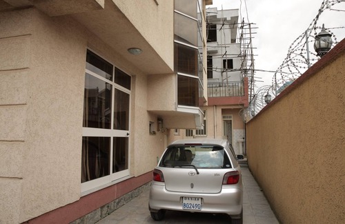 Bole House | Comfortable Home for Families with Breakfast & Kitchen Access