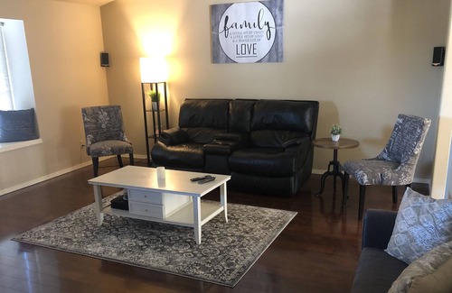 Salem House | Spacious Home for your Family and Friends to Enjoy!