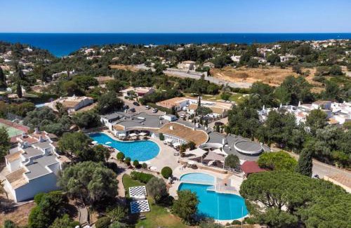 Mato Serrao Apartment | Inviting Oceanfront Home with Pool & 9.5/10 Guest Rating