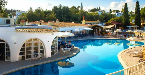 Mato Serrao Apartment | Inviting Oceanfront Home with Pool & 9.5/10 Guest Rating