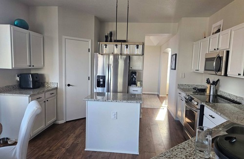 Broomfield House | Cozy Retreat in Broomfield with Hot Tub & Mountain Views