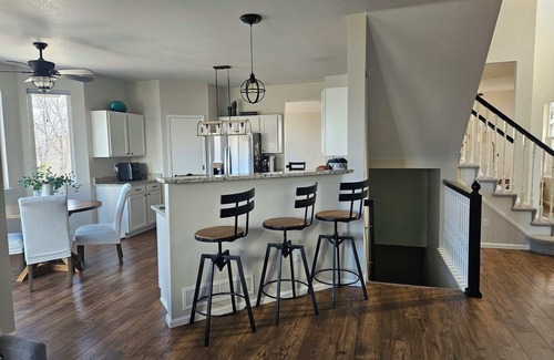 Broomfield House | Cozy Retreat in Broomfield with Hot Tub & Mountain Views