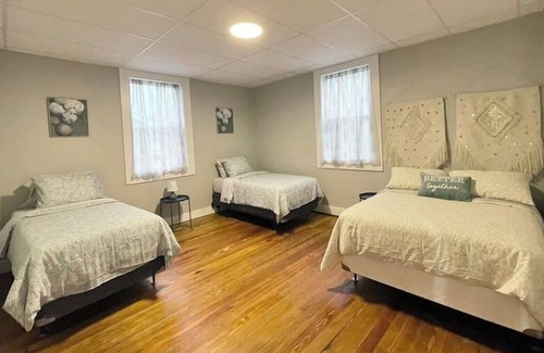 Franklin House | Spacious Home in Downtown Franklin