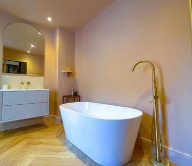 Chapeltown House | Rustic Chic Home for 9 in Leeds with Private Patio