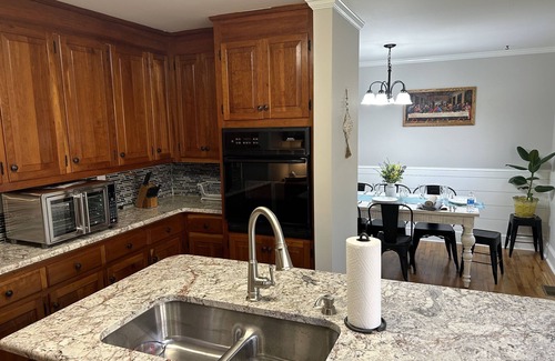 Warrensville House | Relaxing Pet-Friendly Retreat in the Blue Ridge Mountains
