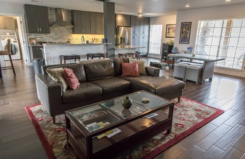 South Lamar House | Inviting Family Retreat in Austin with Pool and Yard
