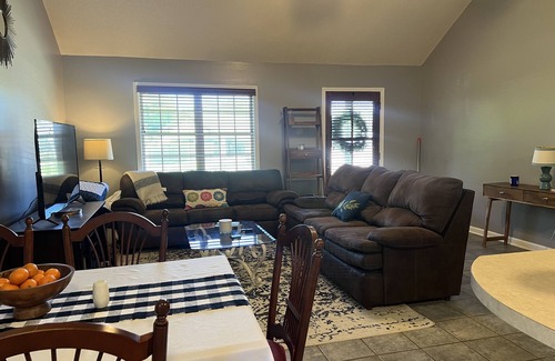Oxford House | Central Oxford Retreat with Pet-Friendly Amenities