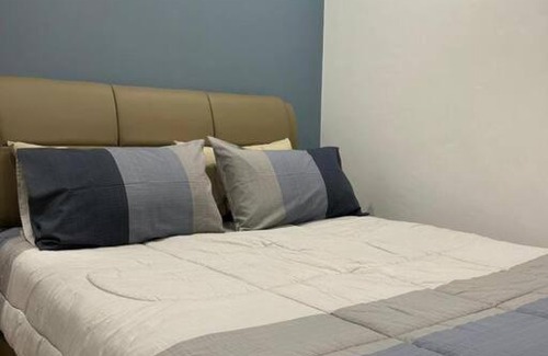 Kuching Apartment | Modern Retreat in Kuching City Center with Pool Access