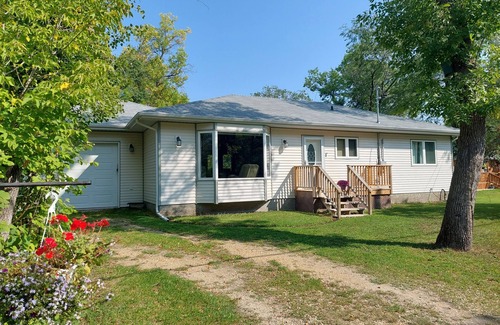 Gimli House | Family-Friendly Retreat Minutes from the Beach - Top Rated!
