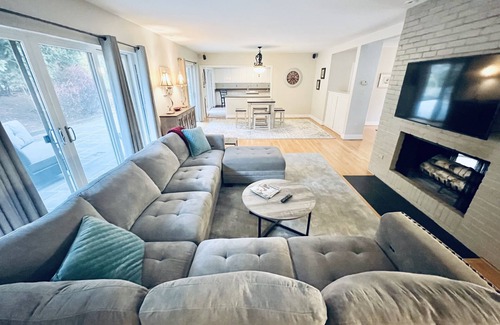 Winchester House | Comfortable Home Near Medical Center in Winchester