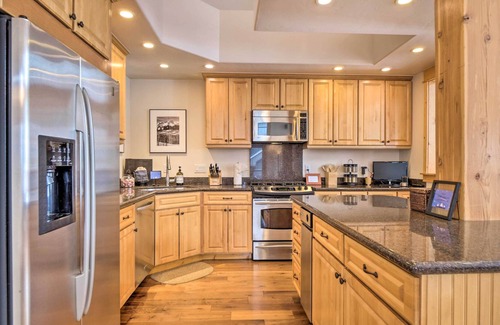 Warrior's Mark West House | Spacious Home, Short Shuttle Ride to Resort!