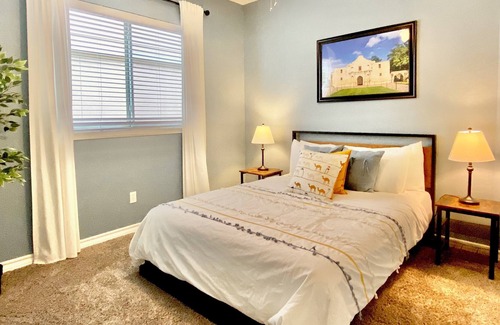 Stone Oak House | Spacious Home Sleeps 16+
