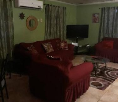 Lisas Gardens House | Family-Friendly Home with Amazing 9.5/10 Guest Reviews