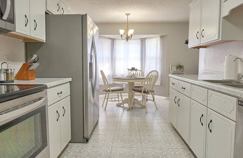 Hinesville House | Ideal Home with Coffee Bar & Game Room near Savannah