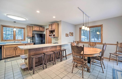 Chetek House | Idyllic Lake Chetek Home with Deck & Spa Amenities