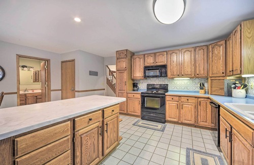 Chetek House | Idyllic Lake Chetek Home with Deck & Spa Amenities