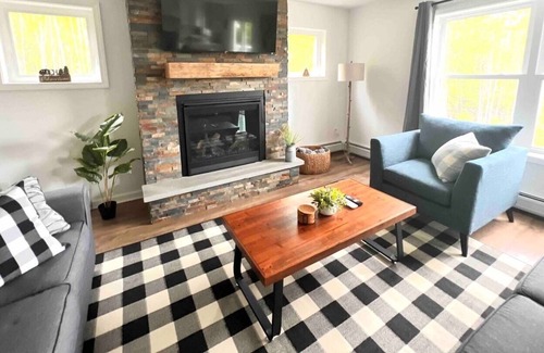 Center Conway Villa | Inviting Home with Firepit & Scenic Mountain Views