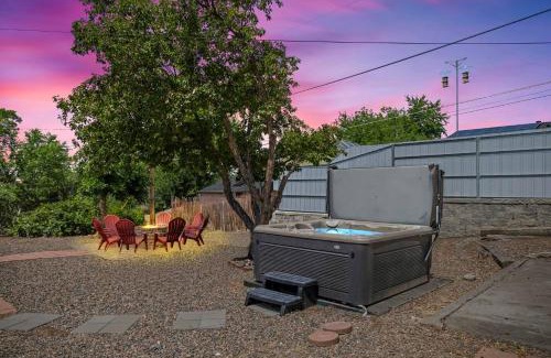 Dupont House | Ideal Denver Retreat with Firepit, Games & Fast Wifi