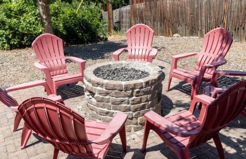 Dupont House | Ideal Denver Retreat with Firepit, Games & Fast Wifi