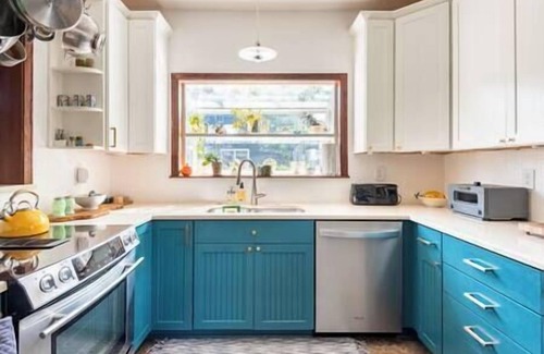 Overlook House | Quaint Vintage Home with Outdoor Sauna Near Vibrant Eateries