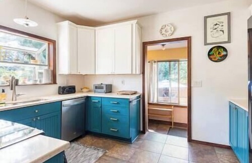 Overlook House | Quaint Vintage Home with Outdoor Sauna Near Vibrant Eateries