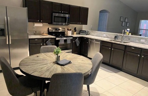 Port Saint Lucie House | Family Retreat with Pool Table & Fire Pit for 8-10 Guests
