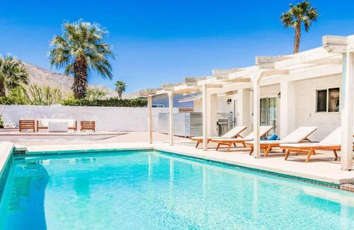 Racquet Club Estates Villa | Inviting Home with Pool, Hot Tub & Outdoor Deck Retreat