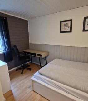 Vadso House | Spacious home with 3 bedrooms, 2 bathrooms and sauna in Vadsø 220m2