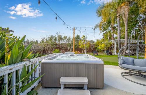 Linda Vista House | Inviting Home with 7 Beds Near Mission Bay and Hot Tub