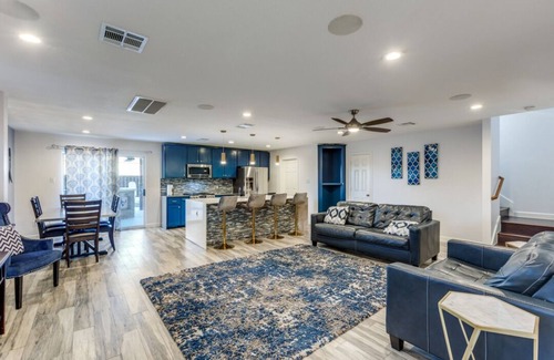 Leander House | Spacious Home with Gorgeous Backyard Kitchen, Close to Top Shopping Destinations