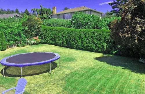 Saanich East House | Convenient Home with Ocean Views in Vibrant Victoria