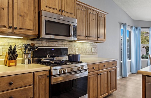 Mesquite House | SPACIOUS HOME WITH HEATED SPA INCLUDED!