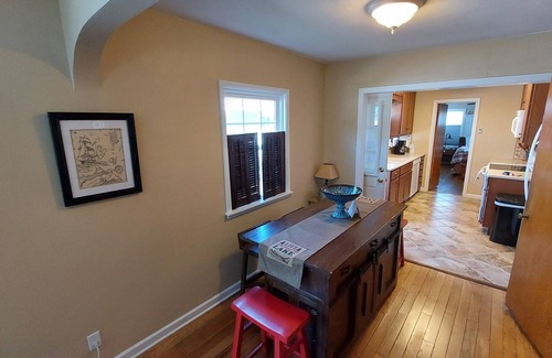 Vermilion House | Inviting Lake Breeze Retreat with Community Beach Access