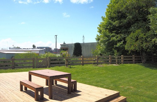 Marewa House | Inviting Home with Large Backyard & Family-Friendly Perks